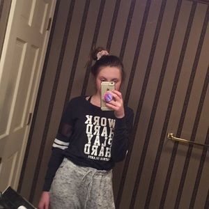 Meet your Posher, Ella